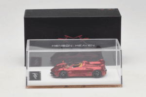Pagani Huayra Roadster Tricolore Piros Henson & Heaven 1:64 PHRTR01 Fém – 7. kép a 7-ből