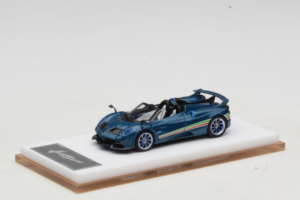 Pagani Huayra Tricolore Roadster Kék Henson & Heaven 1:64 PHTRB01 Gyanta – 2. kép a 8-ből