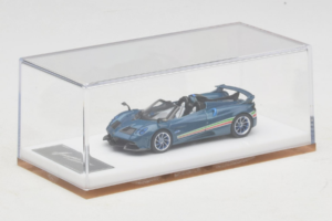 Pagani Huayra Tricolore Roadster Kék Henson & Heaven 1:64 PHTRB01 Gyanta – 6. kép a 8-ből