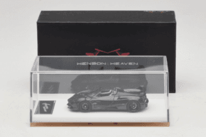 Pagani Huayra Tricolore Roadster Exposed Carbon Henson & Heaven 1:64 PHREC01 Fém – 7. kép a 7-ből