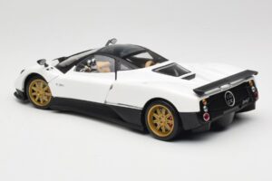 Pagani Zonda F Fehér Mondo Motors 1:18 157655 Fém – 7. kép a 8-ből