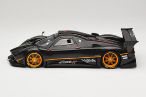 Pagani Zonda R Revolucion Carbon Fiber AUTOart 1:18 78261 Fém – 4. kép a 8-ből
