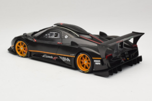 Pagani Zonda R Revolucion Carbon Fiber AUTOart 1:18 78261 Fém – 7. kép a 8-ből