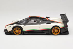 Pagani Zonda R Revolucion Fehér AUTOart 1:18 78262 Fém – 4. kép a 8-ből