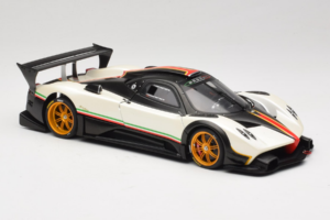 Pagani Zonda R Revolucion Fehér AUTOart 1:18 78262 Fém – 6. kép a 8-ből