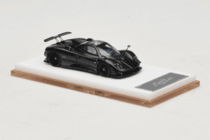 Pagani Zonda Tricolore Exposed Carbon Henson & Heaven 1:64 PZTEC01 Fém – 4. kép a 7-ből
