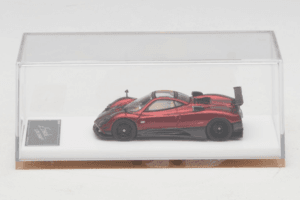 Pagani Zonda Tricolore Piros Henson & Heaven 1:64 PZTR01 Fém – 6. kép a 7-ből