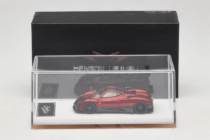 Pagani Zonda Tricolore Piros Henson & Heaven 1:64 PZTR01 Fém – 7. kép a 7-ből