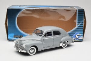 Peugeot 203 Gris Clair Solido 1:18 8145 Fém – 8. kép a 8-ből