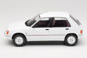 Peugeot 205 Fehér MCG 1:18 MCG18493 Fém – 3. kép a 6-ből
