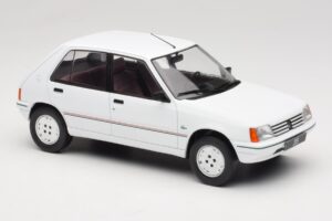 Peugeot 205 Fehér MCG 1:18 MCG18493 Fém – 4. kép a 6-ből