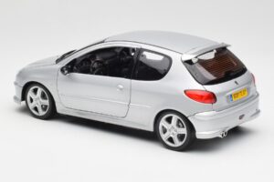 Peugeot 206 RC Aluminium Ezüst Norev 1:18 184726 Fém – 7. kép a 8-ből