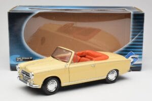 Peugeot 403 Kabrió Homokos Sárga Solido 1:18 8165 Fém – 8. kép a 8-ből