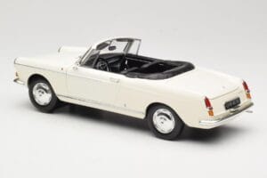 Peugeot 404 Kabrió Fehér Norev 1:18 184746 Fém – 7. kép a 8-ből