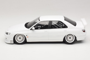 Peugeot 406 by Khyzyl Saleem Fehér Otto 1:18 OT1284 Gyanta – 3. kép a 6-ből
