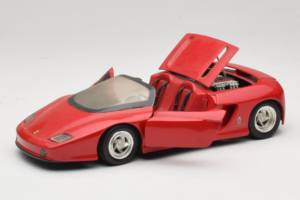 Pininfarina Mythos Piros Revell 1:18 8806 Fém – 2. kép a 8-ből