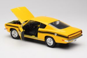 Plymouth Barracuda Sárga Road Legends 1:18 92178 Fém – 5. kép a 8-ből