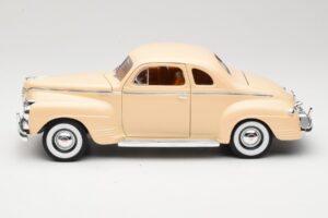 Plymouth Coupe Bézs Road Signature 1:18 92398 Fém – 4. kép a 8-ből