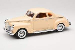 Plymouth Coupe Bézs Road Signature 1:18 92398 Fém