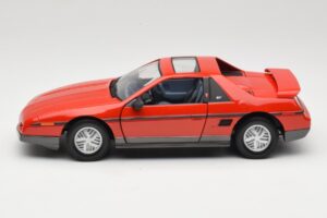 Pontiac Fiero GT Piros Road Signature 1:18 92588 Fém – 4. kép a 8-ből