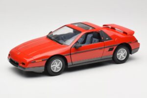 Pontiac Fiero GT Piros Road Signature 1:18 92588 Fém