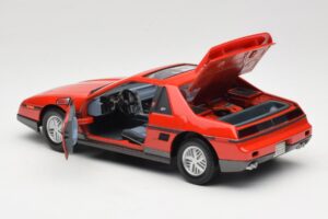 Pontiac Fiero GT Piros Road Signature 1:18 92588 Fém – 5. kép a 8-ből