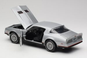 Pontiac Firebird Formula Ezüst ERTL 1:18 33514 Fém – 5. kép a 8-ből