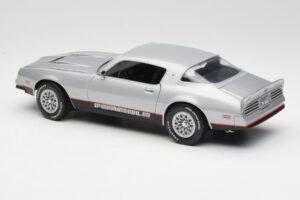 Pontiac Firebird Formula Ezüst ERTL 1:18 33514 Fém – 7. kép a 8-ből