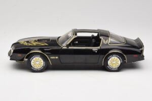 Pontiac Firebird Trans Am SE Smokey and the Bandit Joyride 1:18 33121 Fém – 4. kép a 8-ből