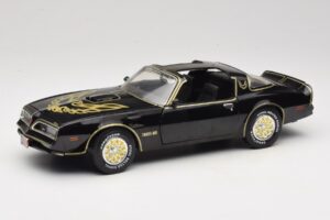 Pontiac Firebird Trans Am SE Smokey and the Bandit Joyride 1:18 33121 Fém