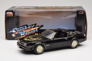 Pontiac Firebird Trans Am SE Smokey and the Bandit Joyride 1:18 33121 Fém – 8. kép a 8-ből