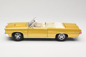 Pontiac GTO Hurst Edition Arany Maisto 1:18 531884 Fém – 4. kép a 8-ből