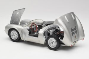 Porsche 550 A Spyder Ezüst Maisto 1:18 50314 Fém – 5. kép a 8-ből