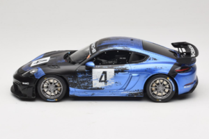 Porsche 718 Cayman GT4 RS Clubsport Fekete Kék Otto 1:18 OT469 Gyanta – 3. kép a 6-ből