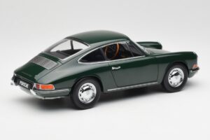 Porsche 911 901 Irish Zöld Kyosho 1:18 08969G Fém – 3. kép a 8-ből
