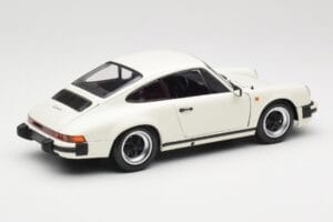 Porsche 911 930 Carrera 3.2 Grand Prix White Minichamps 1:18 100063024 Fém – 3. kép a 8-ből