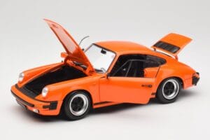 Porsche 911 930 Carrera 3.2 Signal Orange Minichamps 1:18 100063025 Fém – 2. kép a 8-ből