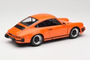 Porsche 911 930 Carrera 3.2 Signal Orange Minichamps 1:18 100063025 Fém – 3. kép a 8-ből