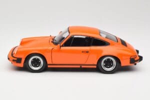 Porsche 911 930 Carrera 3.2 Signal Orange Minichamps 1:18 100063025 Fém – 4. kép a 8-ből