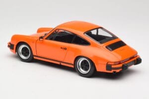 Porsche 911 930 Carrera 3.2 Signal Orange Minichamps 1:18 100063025 Fém – 7. kép a 8-ből