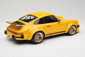 Porsche 911 934 RSR Sárga 1976 Minichamps 1:12 125766401 Fém – 2. kép a 6-ből