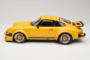 Porsche 911 934 RSR Sárga 1976 Minichamps 1:12 125766401 Fém – 3. kép a 6-ből