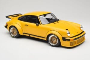 Porsche 911 934 RSR Sárga 1976 Minichamps 1:12 125766401 Fém – 4. kép a 6-ből