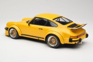 Porsche 911 934 RSR Sárga 1976 Minichamps 1:12 125766401 Fém – 5. kép a 6-ből