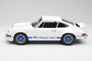 Porsche 911 2.7 RS Grand Prix Fehér GT Spirit 1:12 GT921 Gyanta – 3. kép a 6-ből