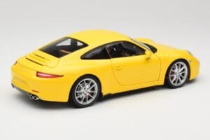 Porsche 911 991 Carrera S Racing Yellow Minichamps 1:18 100061021 Fém – 3. kép a 8-ből