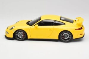 Porsche 911 991 GT3 Racing Sárga & Ezüst Kerekek Minichamps 1:18 110062722 Fém – 4. kép a 8-ből