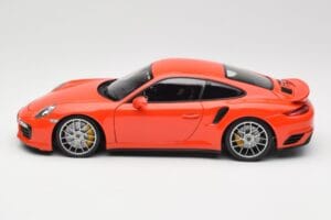 Porsche 911 991 Turbo S Lava Orange Minichamps 1:18 110067120 Fém – 4. kép a 8-ből