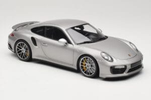 Porsche 911 991 Turbo S Ezüst Minichamps 1:18 113067126 Fém – 6. kép a 8-ből