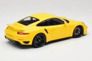 Porsche 911 991 Turbo S Sárga Fekete Felnikkel Minichamps 1:18 110062321 Fém – 3. kép a 8-ből